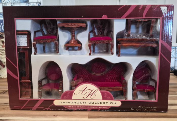 American Heirloom Miniature Dollhouse Living Room Collection New in Box