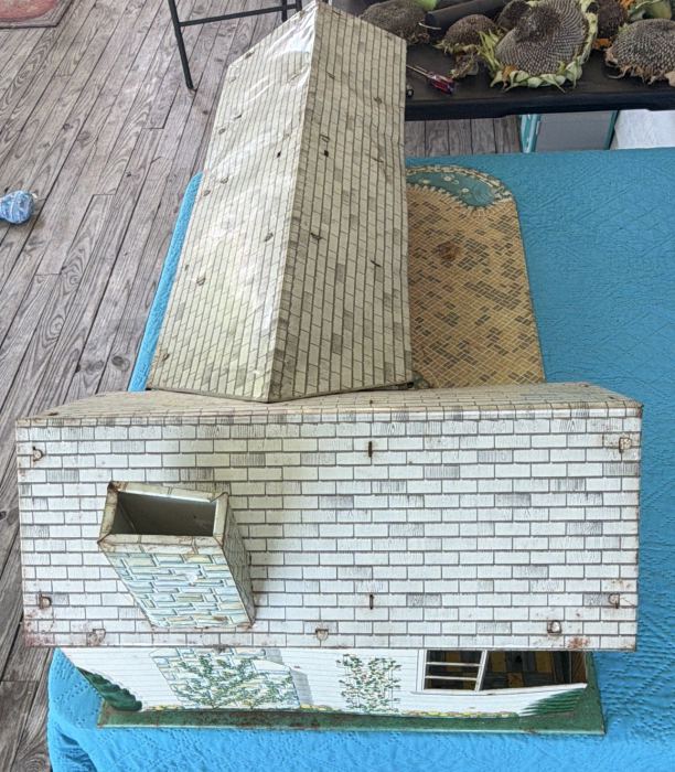 Vintage 1:12 Metal Dollhouse, 5 Rooms 1-Story Unfurnished Open