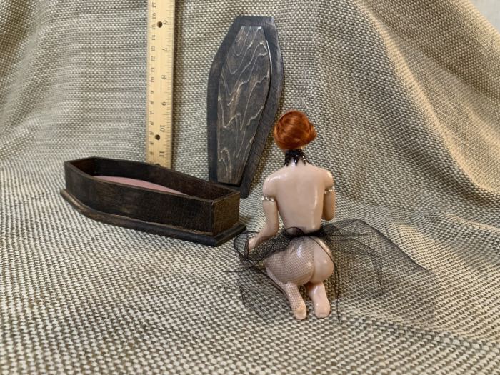 Dollhouse Miniature 1:12 Hand Sculpted Naked Vampire coffin Artisian Doll OOAK